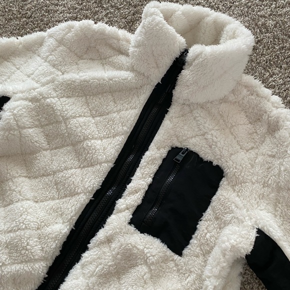 NEW w/ Tags Women’s Calvin Klein Fleece - Picture 3 of 11